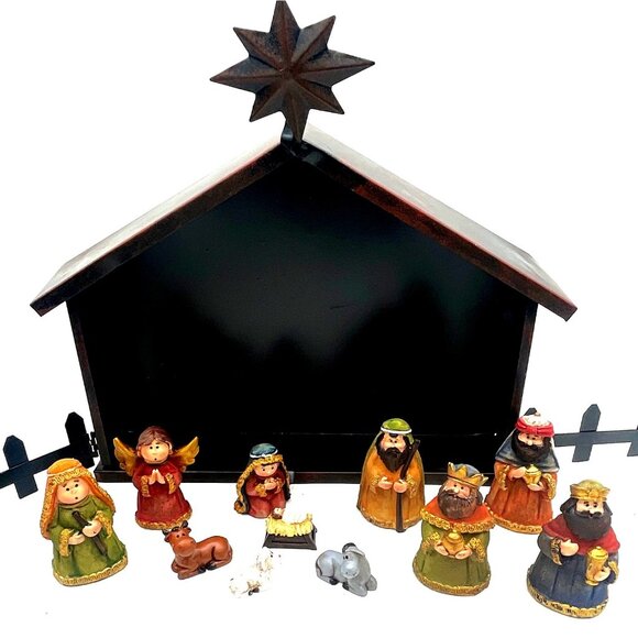 Nativity Scene Set With Stable & Figurines - Picture 1 of 11